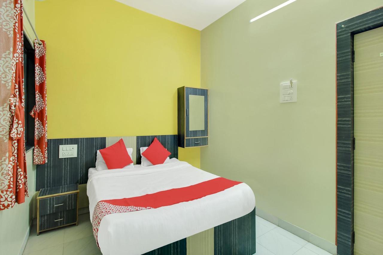 Oyo Flagship 48365 Hotel Shiva'S Castle Chalisgaon Esterno foto