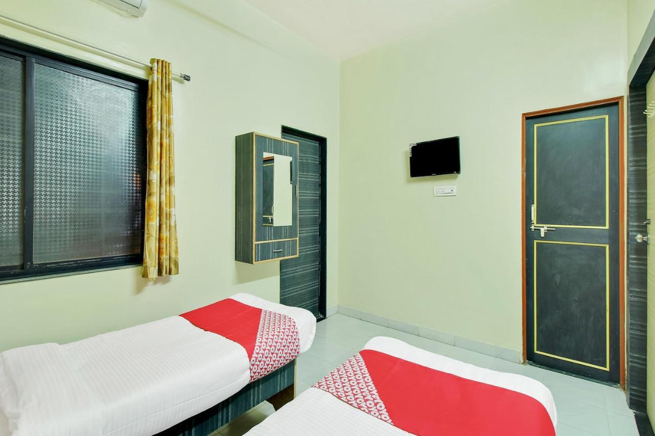 Oyo Flagship 48365 Hotel Shiva'S Castle Chalisgaon Camera foto