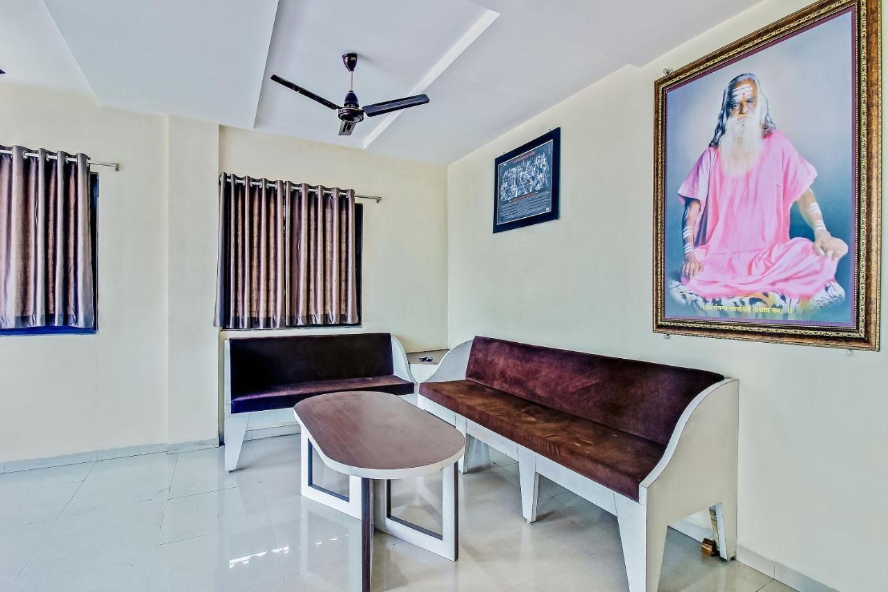 Oyo Flagship 48365 Hotel Shiva'S Castle Chalisgaon Esterno foto