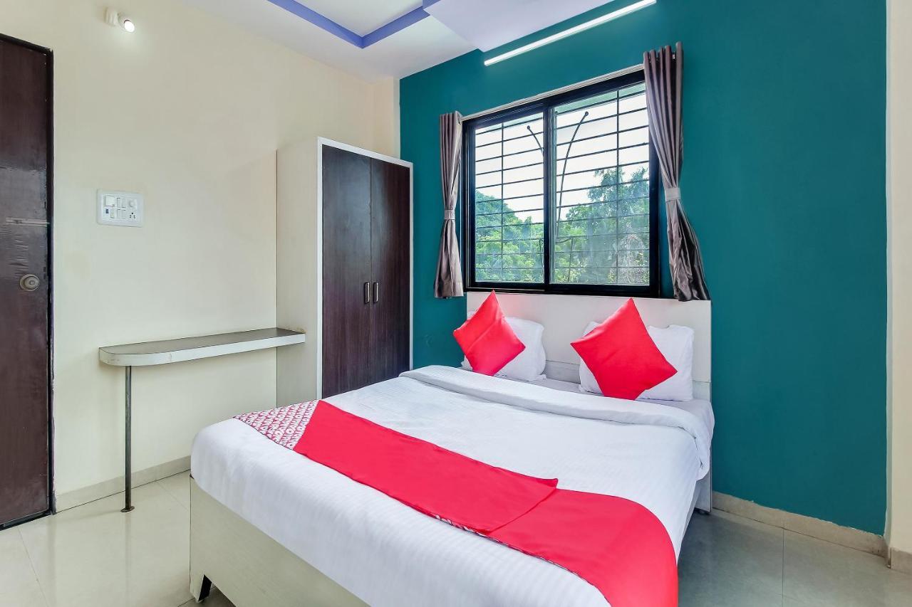 Oyo Flagship 48365 Hotel Shiva'S Castle Chalisgaon Esterno foto